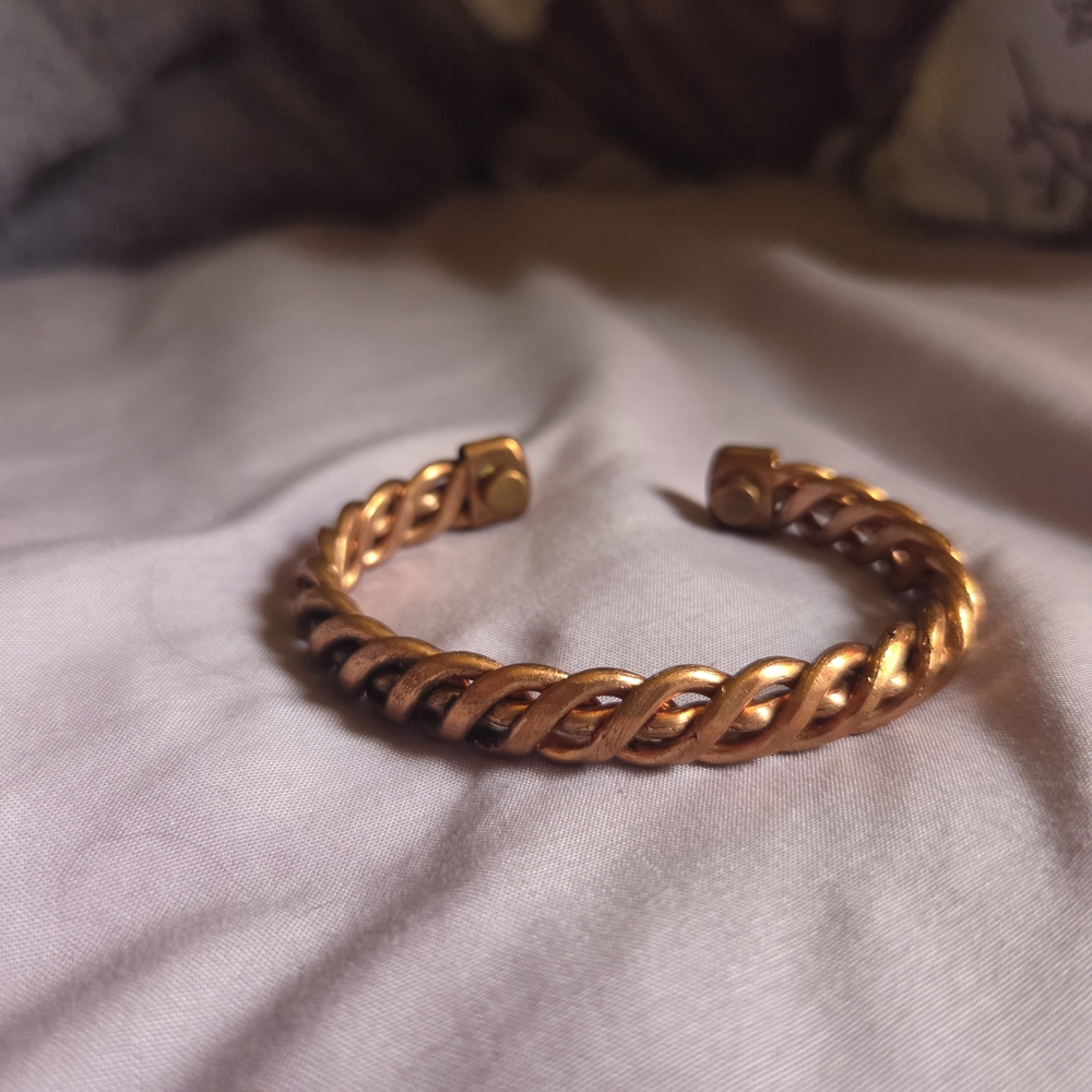 Stylish Copper Twisted Bracelet